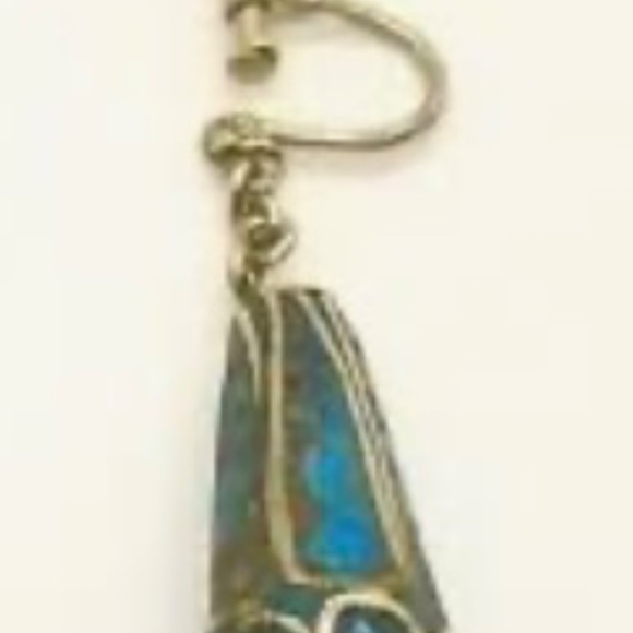 Vintage Turquoise chip inlay screw-back earring